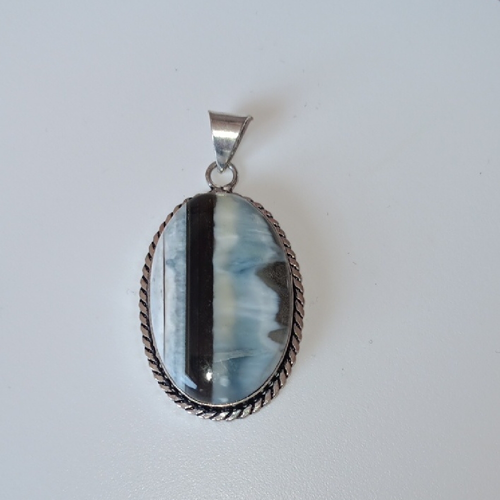 Owyhee .925 Stamped Pendant Necklace